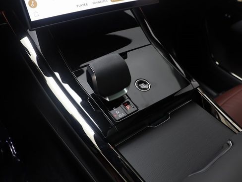 New 2025 Land Rover Range Rover Sport Autobiography image 17