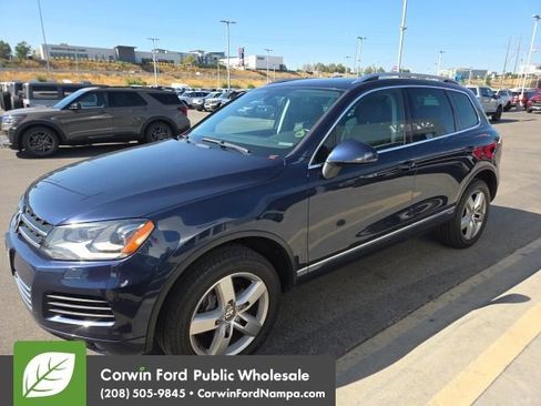 Used 2014 Volkswagen Touareg TDI AWD/4WD image 3