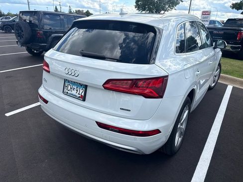 Used 2019 Audi Q5 2.0T Premium Plus w/ Premium Plus Package AWD/4WD image 3