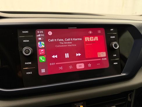 Used 2022 Volkswagen Taos SE image 26