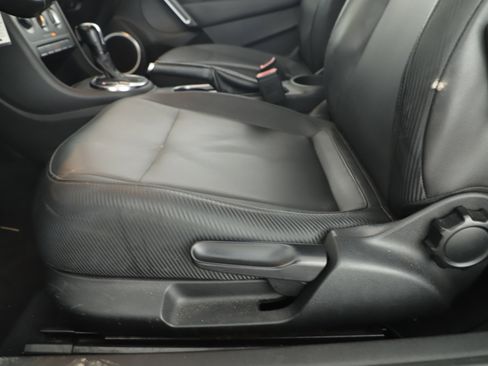 Used 2013 Volkswagen Beetle 2.5 image 8