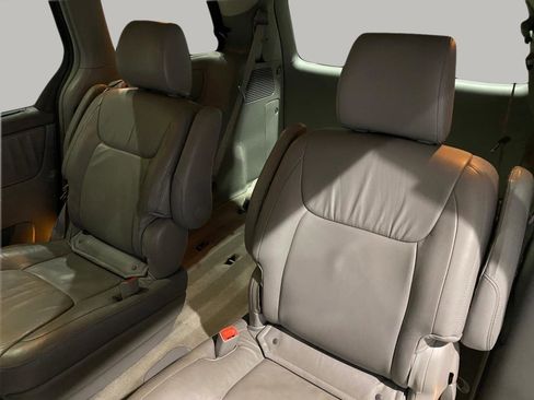 Used 2009 Toyota Sienna FWD image 20