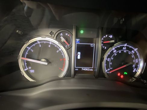 Used 2022 Toyota 4Runner Limited AWD/4WD image 15