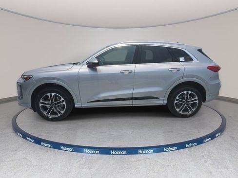 Certified 2025 Audi Q5 Premium w/ Convenience Package AWD/4WD image 8