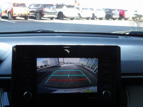 Used 2022 Toyota Corolla Cross L image 25