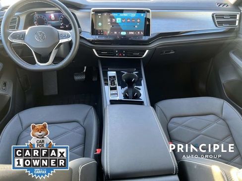 Certified 2025 Volkswagen Atlas Cross Sport SE image 28