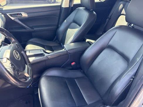 Used 2016 Lexus CT 200h w/ Seat Comfort Package FWD image 11
