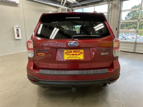 Used 2017 Subaru Forester 2.5i Premium w/ All-Weather Package image 4