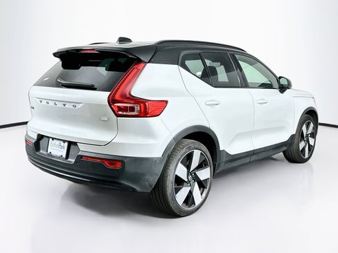 Used 2024 Volvo XC40 Recharge Plus w/ Protection Package Premier RWD image 9