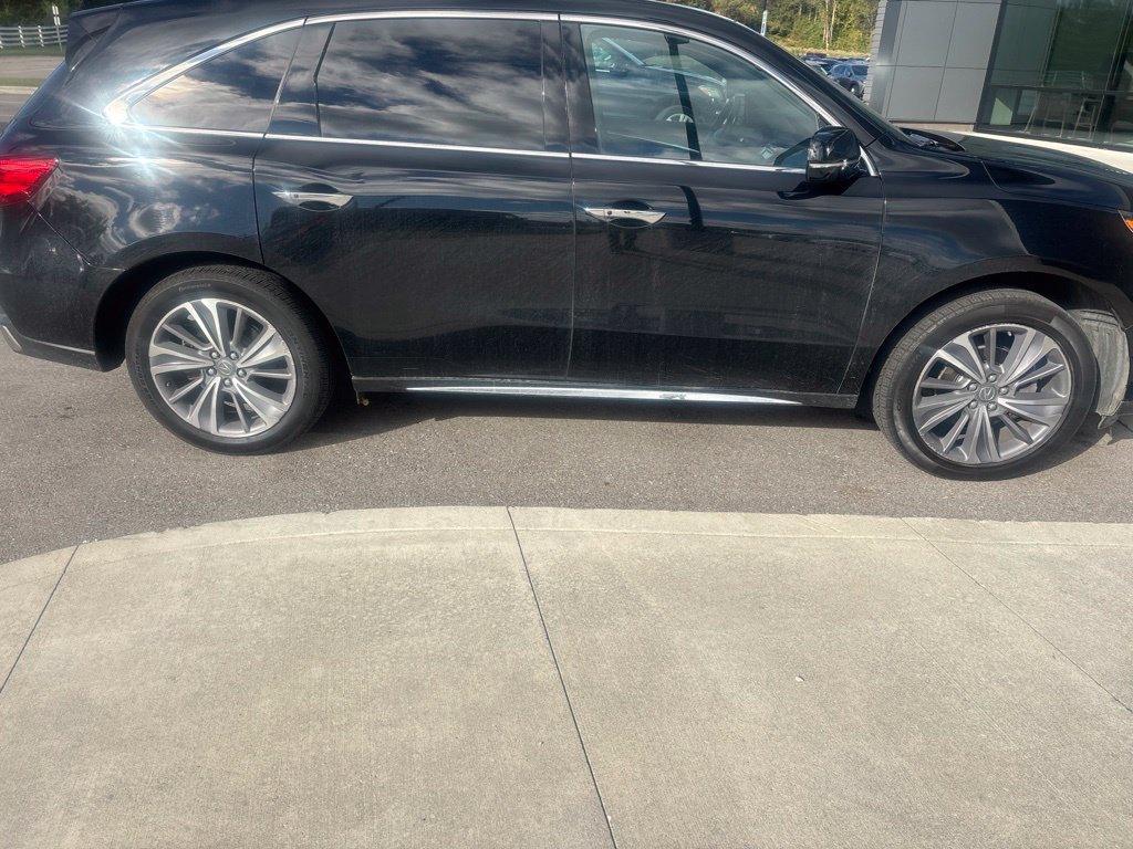 Used 2017 Acura MDX w/ Technology Package AWD/4WD image 4