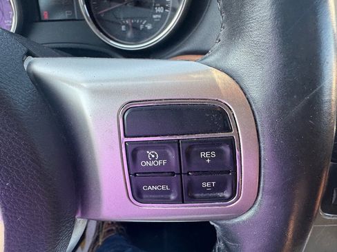 Used 2013 Jeep Grand Cherokee Overland image 16