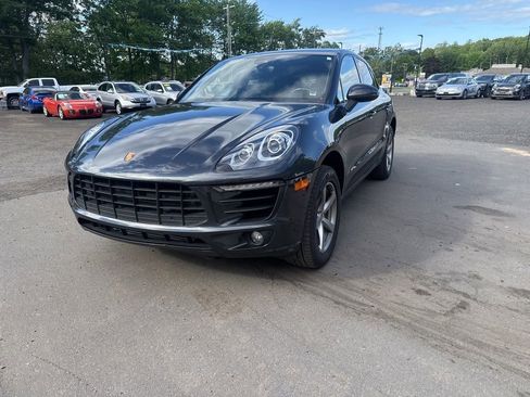 Used 2017 Porsche Macan AWD/4WD image 2