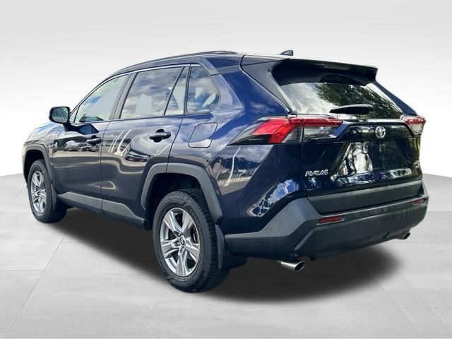 Used 2025 Toyota RAV4 XLE AWD/4WD image 3