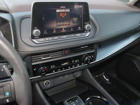 Used 2023 Nissan Rogue SV w/ SV Premium B Package image 23