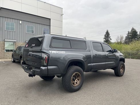 Used 2020 Toyota Tacoma TRD Off-Road w/ TRD Premium Off Road Package AWD/4WD image 37