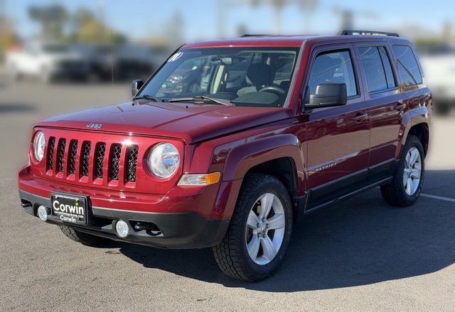 Used 2011 Jeep Patriot Latitude AWD/4WD image 5