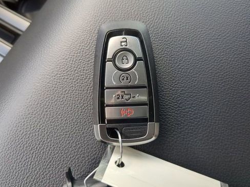 Used 2025 Ford F150 Lariat w/ Equipment Group 501A Mid image 32