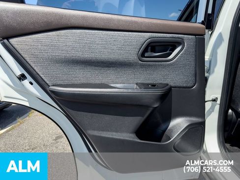 Used 2021 Nissan Rogue S FWD image 14