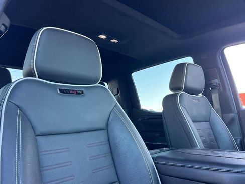 Used 2023 GMC Sierra 1500 AT4X image 17