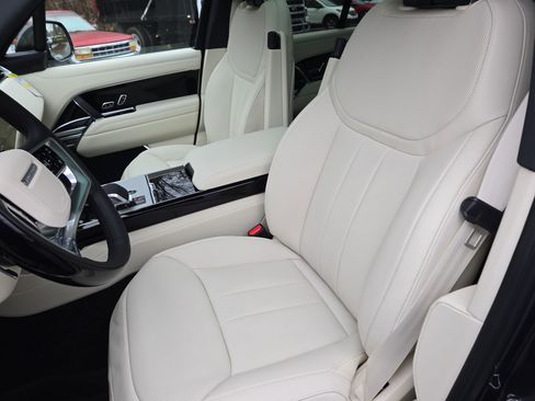 New 2026 Land Rover Range Rover SE image 15