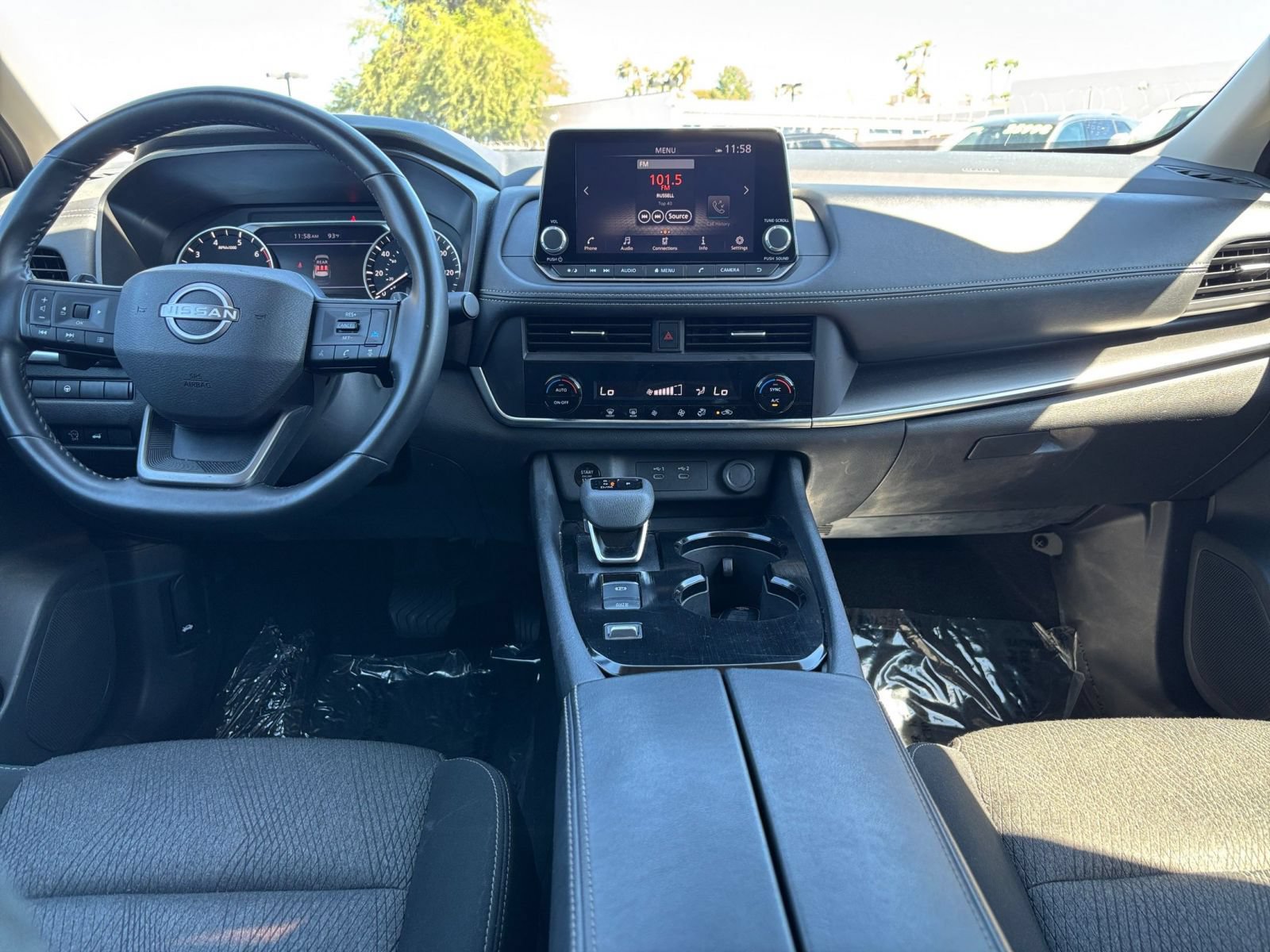 Used 2025 Nissan Rogue SV FWD image 34