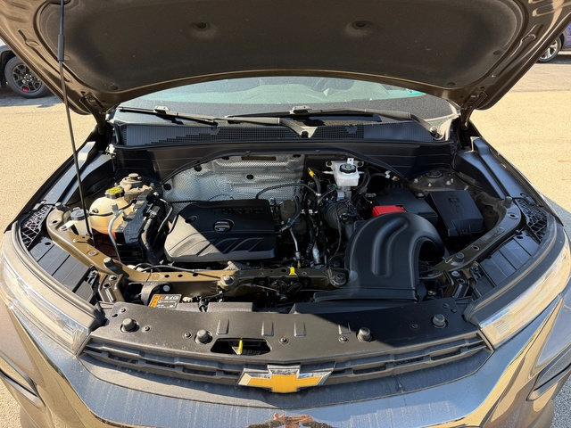 Used 2022 Chevrolet TrailBlazer ACTIV w/ Sun and Liftgate Package FWD image 12