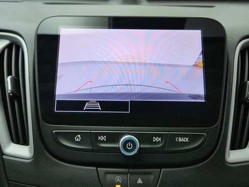 Used 2023 Chevrolet Malibu LT image 32