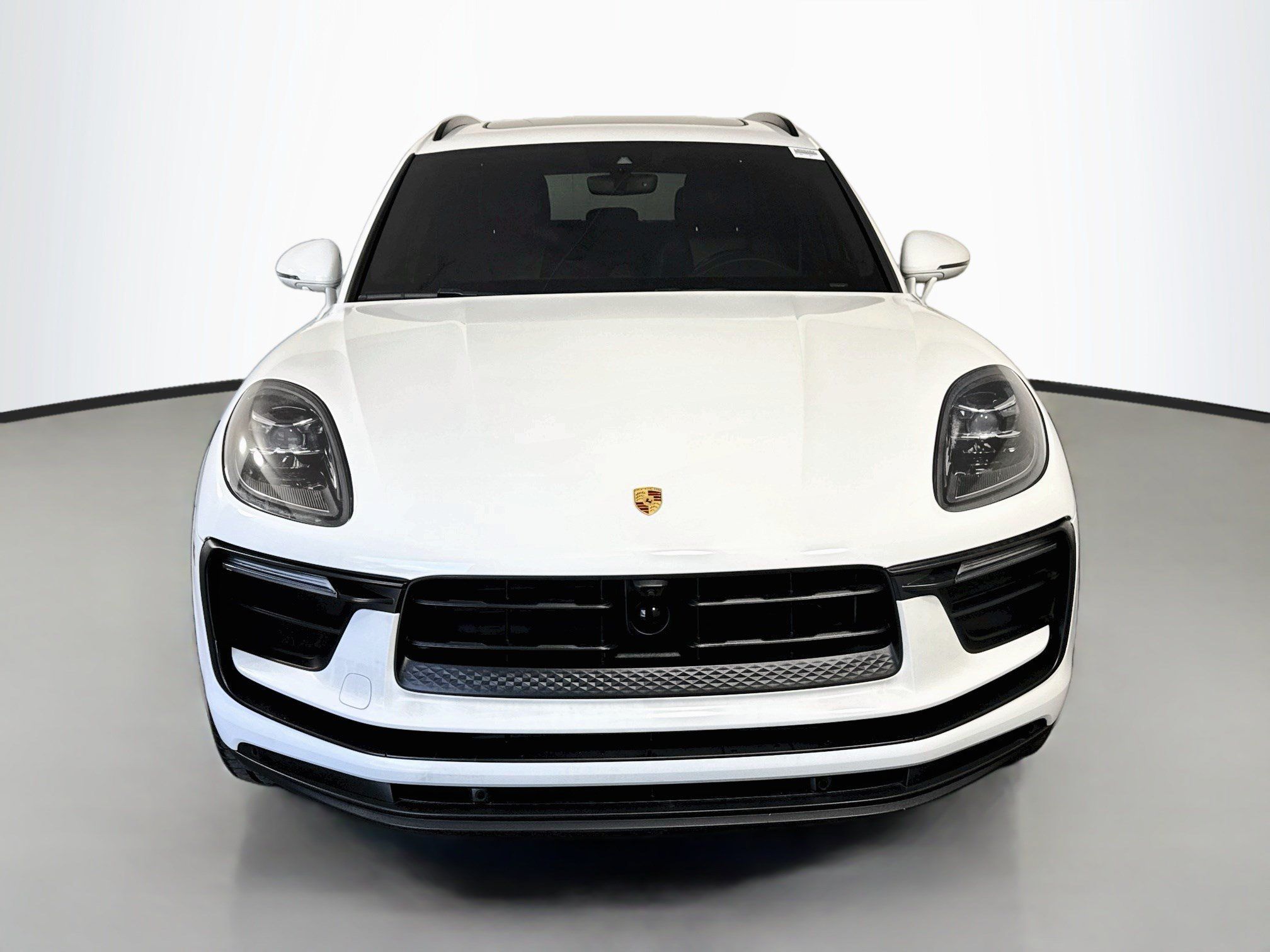 Used 2024 Porsche Macan w/ Premium Plus Package AWD/4WD image 2