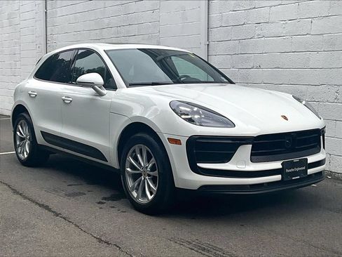 Certified 2024 Porsche Macan AWD/4WD image 7