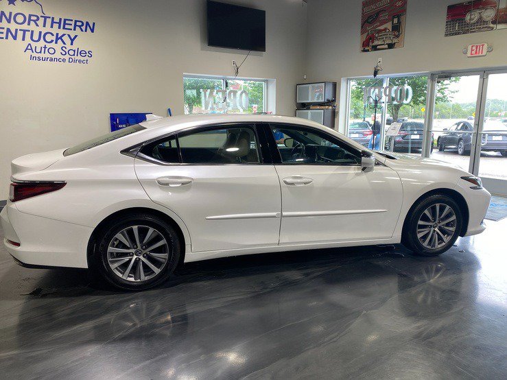 Used 2019 Lexus ES 350 FWD image 2