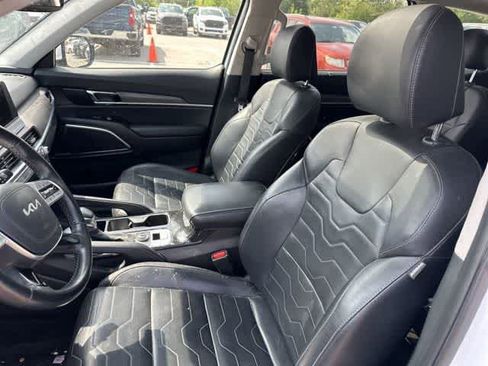 Used 2022 Kia Telluride SX w/ SX Prestige Package AWD/4WD image 3