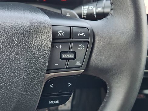 Used 2025 Toyota Camry XSE FWD image 31