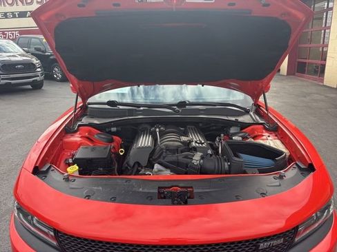 Used 2017 Dodge Charger R/T RWD image 21