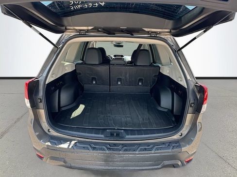 Used 2020 Subaru Forester Premium AWD/4WD image 25