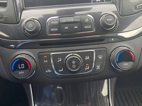 Used 2018 Chevrolet Impala Premier w/ Premier Confidence Package FWD image 20