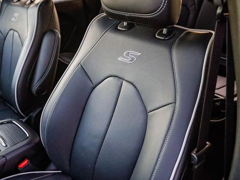 New 2026 Chrysler Pacifica Limited w/ S Appearance Package image 27