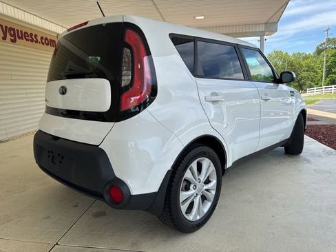 Used 2015 Kia Soul + FWD image 6