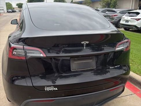 Used 2021 Tesla Model Y Long Range AWD/4WD image 2