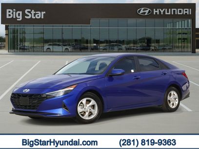 Used 2023 Hyundai Elantra SE w/ Preferred Accessory Package