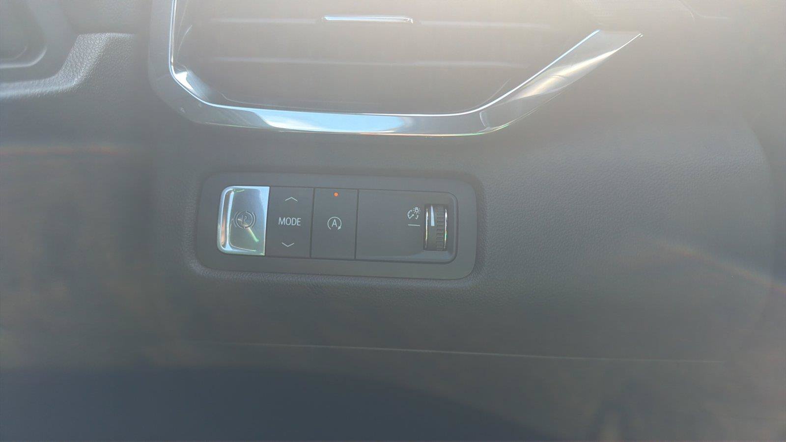Used 2025 GMC Acadia Elevation FWD image 14