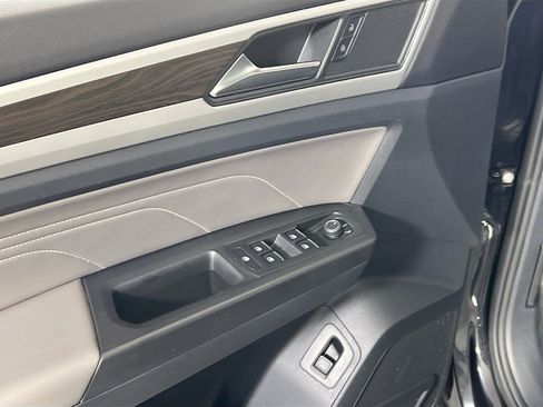 Used 2022 Volkswagen Atlas SE image 17