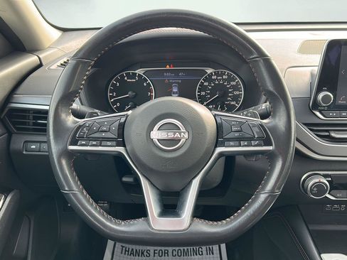 Used 2024 Nissan Altima 2.5 SR FWD image 9