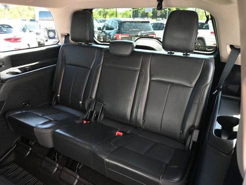 Used 2022 Ford Expedition XLT image 16