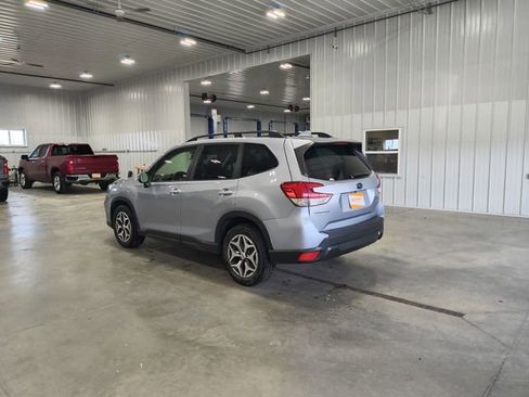 Used 2021 Subaru Forester Premium AWD/4WD image 6