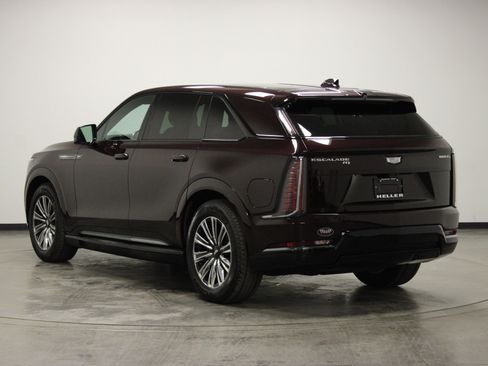 Used 2026 Cadillac Escalade IQ Sport 1 AWD/4WD image 6