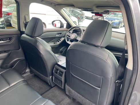 Certified 2023 Nissan Rogue SV w/ SV Premium B Package image 17