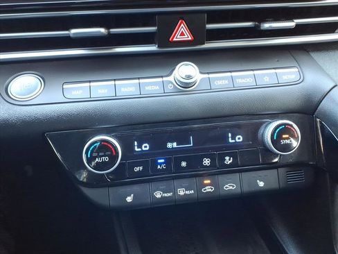 Used 2023 Hyundai Elantra Limited w/ Cargo Package image 27