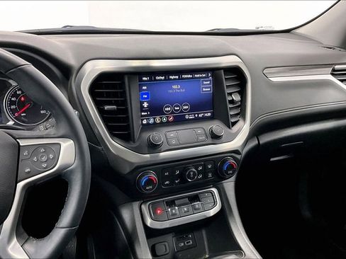 Used 2023 GMC Acadia SLT w/ Preferred Package FWD image 7