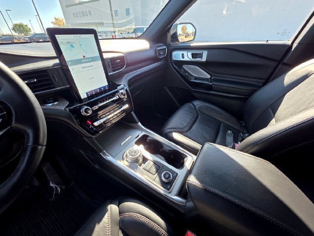 Used 2023 Ford Explorer Platinum w/ Technology Package AWD/4WD image 24