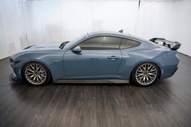 Used 2025 Ford Mustang GT Premium RWD image 7
